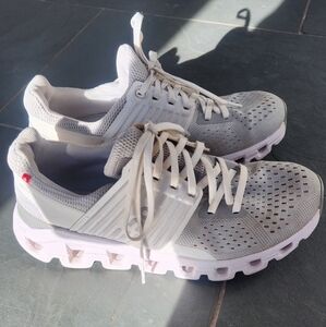 On Cloud White Running Shoes 5.5